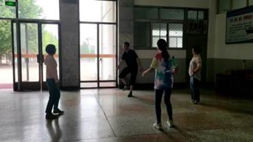 说明: E:\CZG\非教学\工会党务与指导青年教师\20220606 校工会活动视频\sbobet·利记 姜亚东 踢毽子_Moment.jpg
